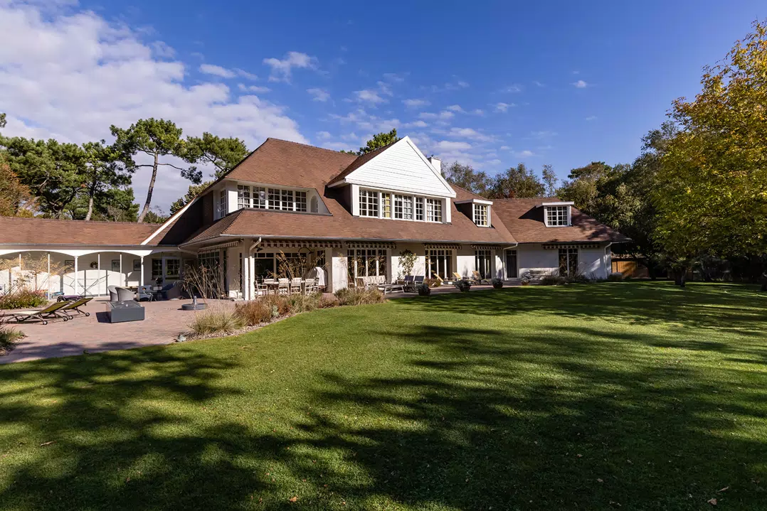 Architecte d’intérieur d’une maison au Touquet : Extension, rénovation totale, et piscine couverte.