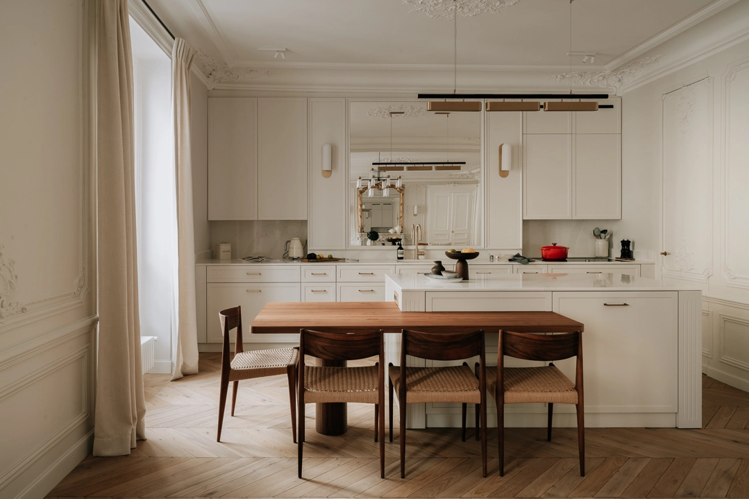 Un appartement Haussmannien de 185 m2  restructuré totalement. 